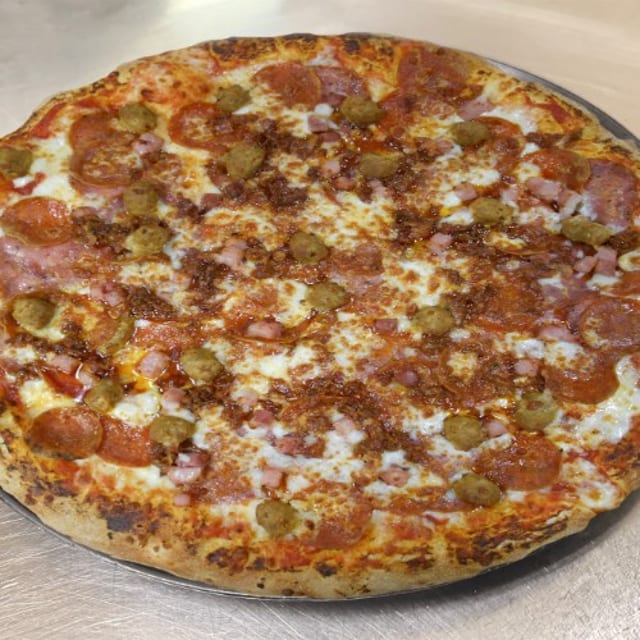 Illinois Meat Only Pizza.